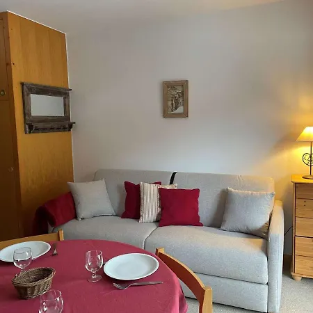 Apartment Cosy A Meribel, A 20m Des Pistes, Avec Balcon, Casier A Et Acces Facile Aux Navettes - Fr-1-180-333 *