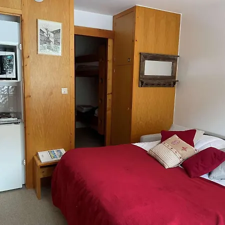 Apartment Cosy A Meribel, A 20m Des Pistes, Avec Balcon, Casier A Et Acces Facile Aux Navettes - Fr-1-180-333